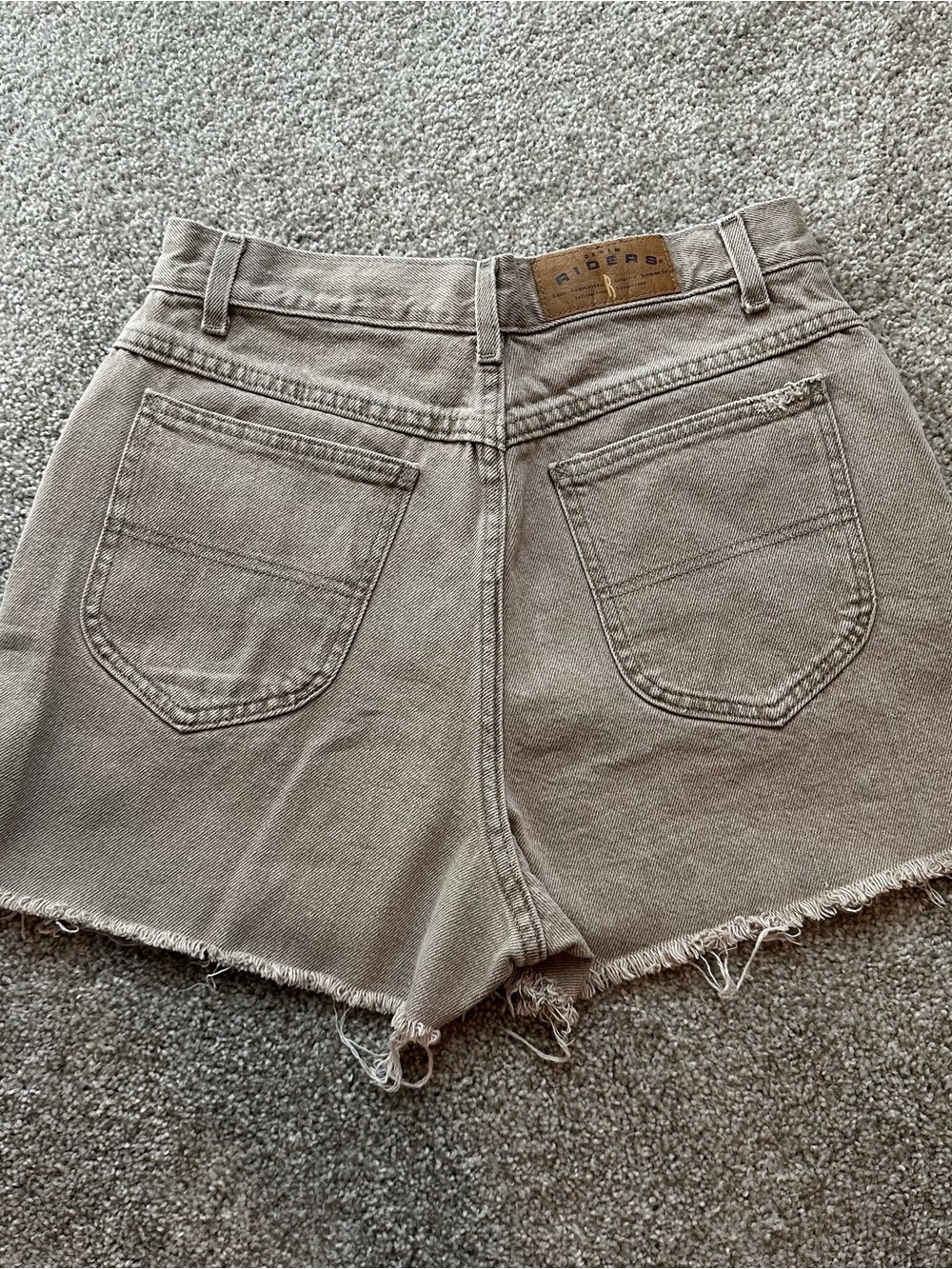 Vintage 90s Riders by Lee High-Waist Frayed Hem Brown Shorts Size 28